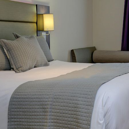 Premier Inn Huddersfield West Exteriör bild