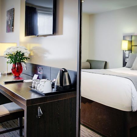Premier Inn Huddersfield West Exteriör bild