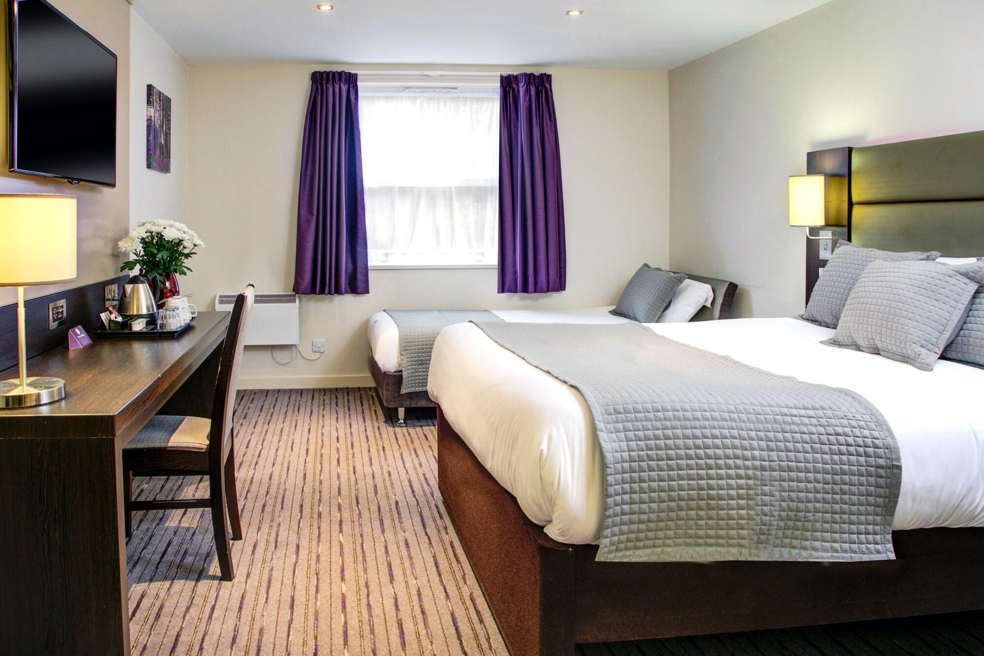 Premier Inn Huddersfield West Exteriör bild