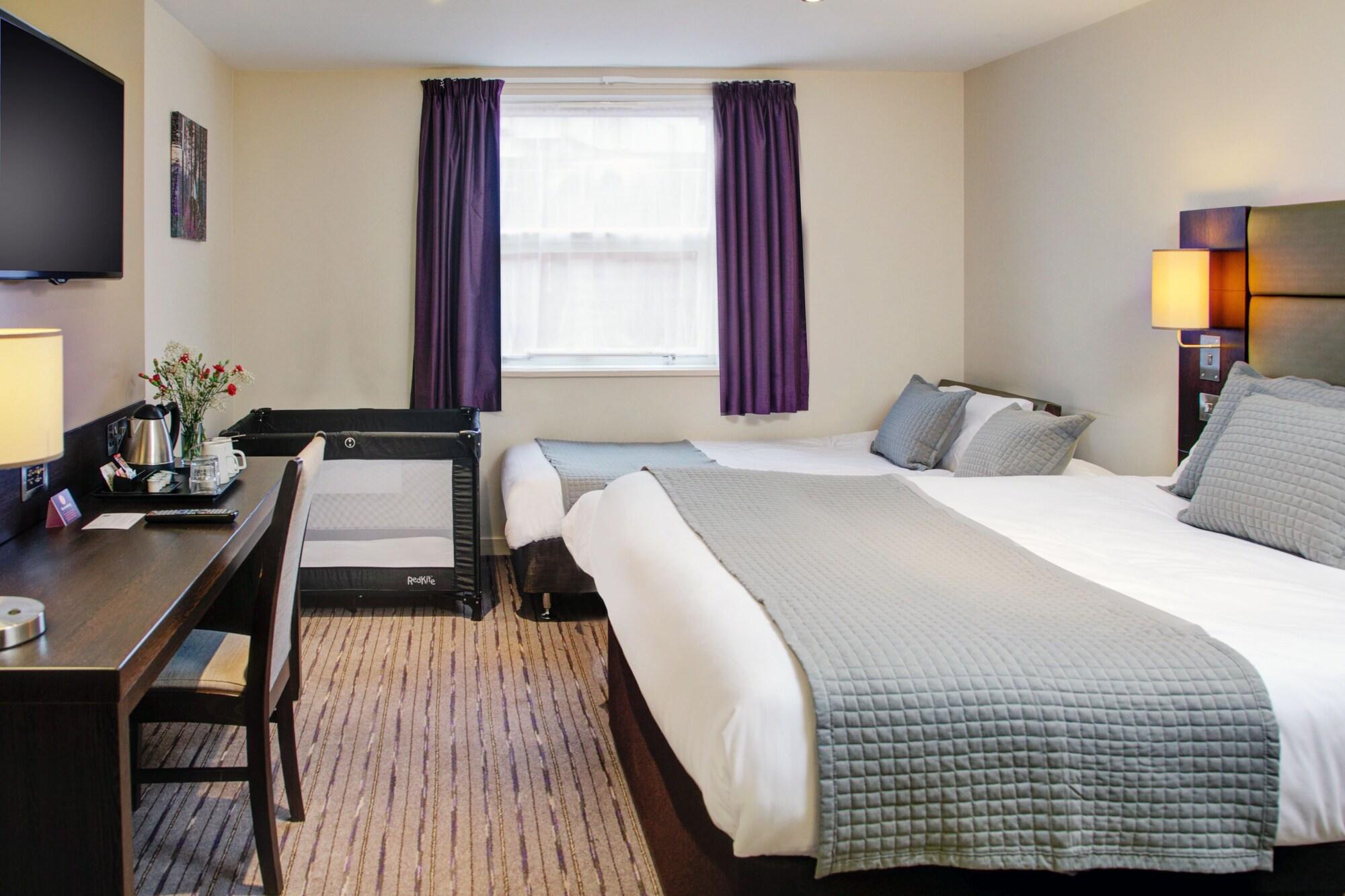 Premier Inn Huddersfield West Exteriör bild