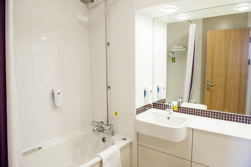 Premier Inn Huddersfield West Exteriör bild